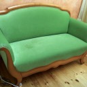 Grünes Sofa